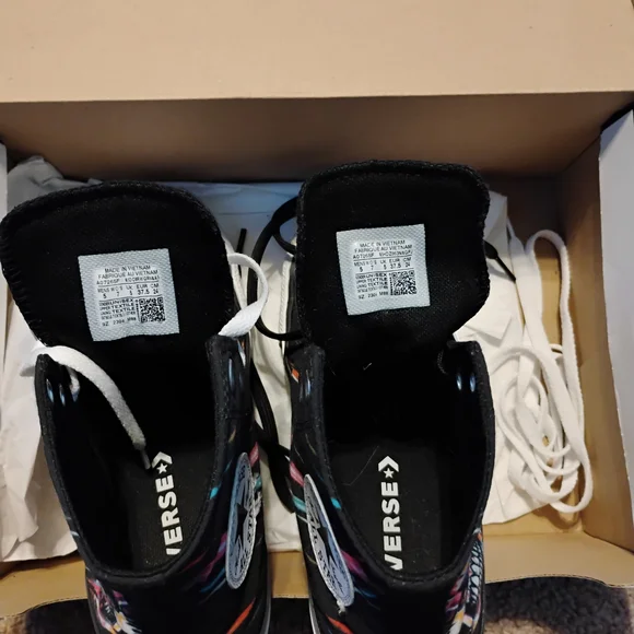 Converse Black and White High-Top Sneakers - Picture 6 of 6